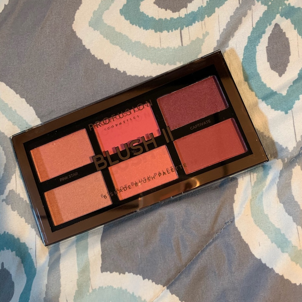Blush palette